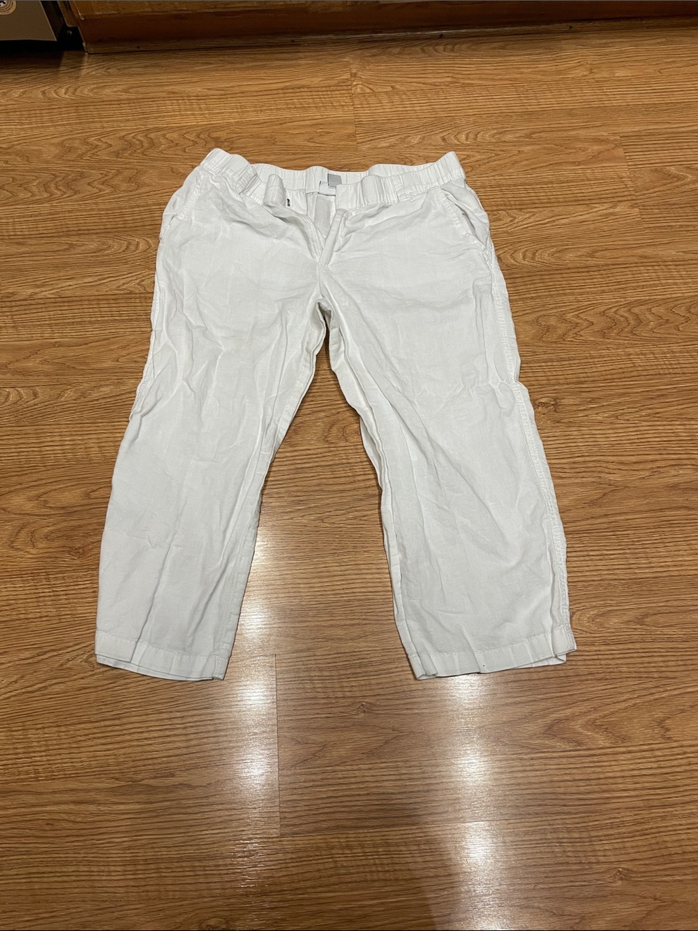Women’s  White casual Capris pants
